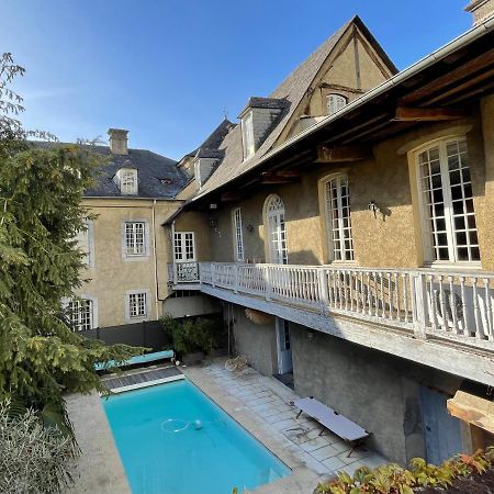 La Maison Aux Murs Anciens Et Ses Chambres تارْب المظهر الخارجي الصورة