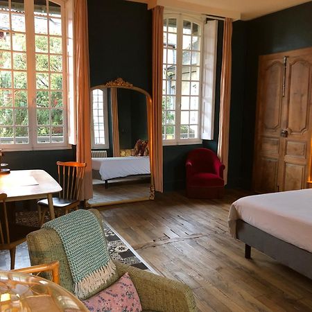 La Maison Aux Murs Anciens Et Ses Chambres تارْب المظهر الخارجي الصورة